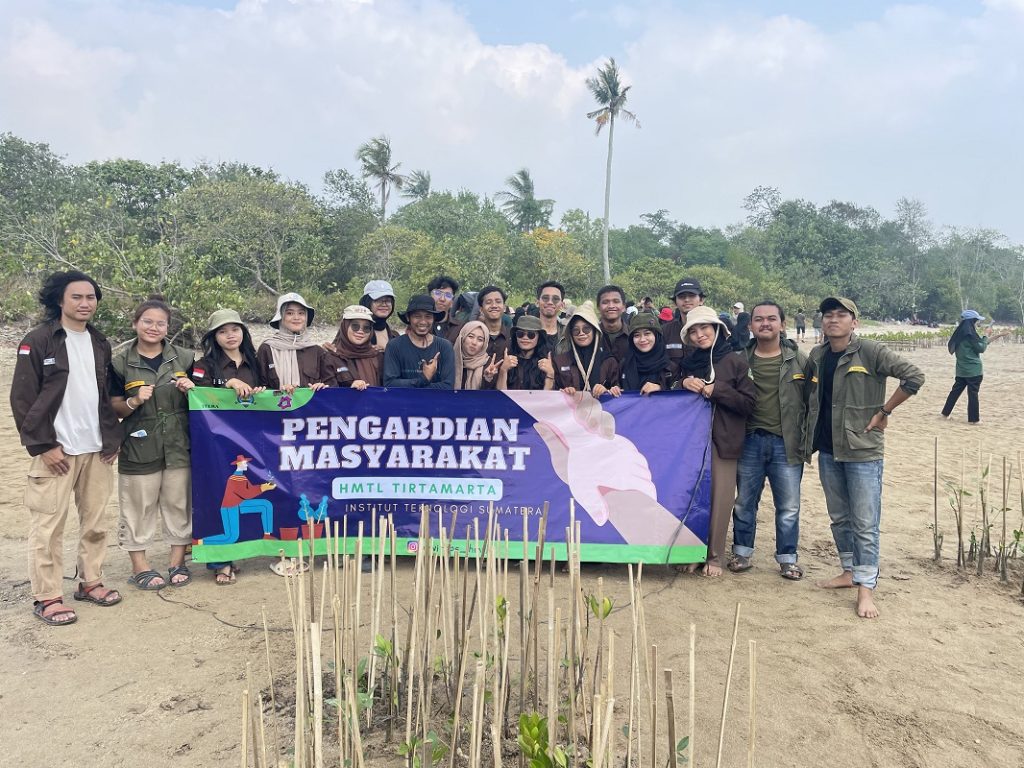 Himpunan Mahasiwa Teknik Lingkungan ITERA Bersama Komunitas Mangrove Lampung Selatan  Menggelar Aksi Peduli Lingkungan
