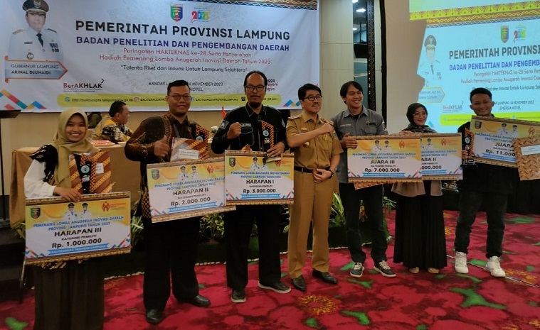 Dosen Prodi DKV ITERA Raih Penghargaan Balitbangda Lampung Kategori Peneliti