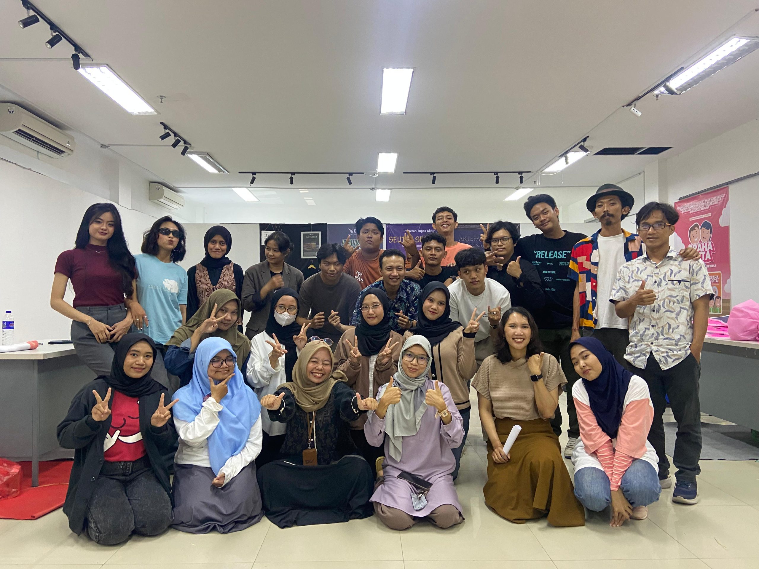 Promosikan Kebudayaan dan Wisata Daerah, Program Studi Desain Komunikasi Visual Adakan Pameran Akademik Tugas Akhir 2024